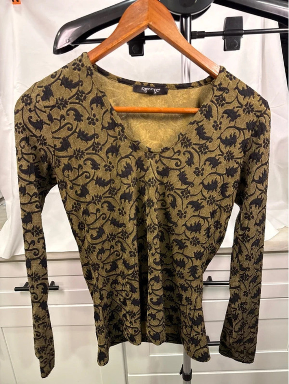 Karen Kane Lifestyle Black and Gold Floral Metallic olive Long Sleeve scoop Neck